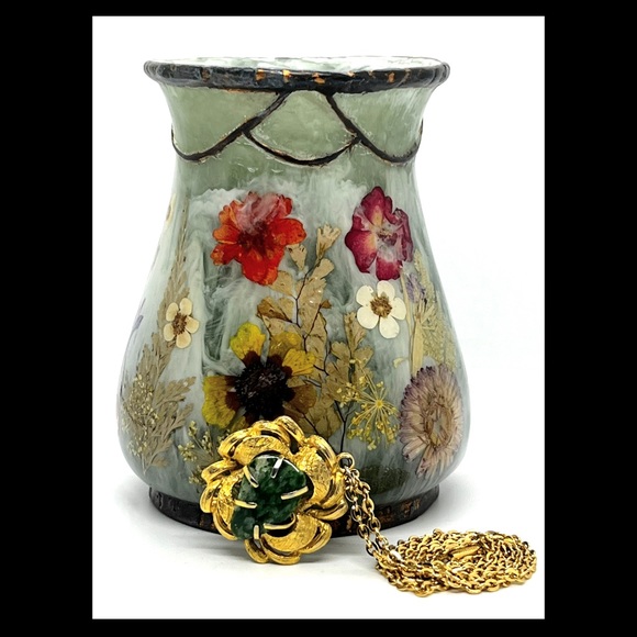 Vintage BSK Gold-Plated Adventurine Pendant/Necklace - Picture 7 of 7